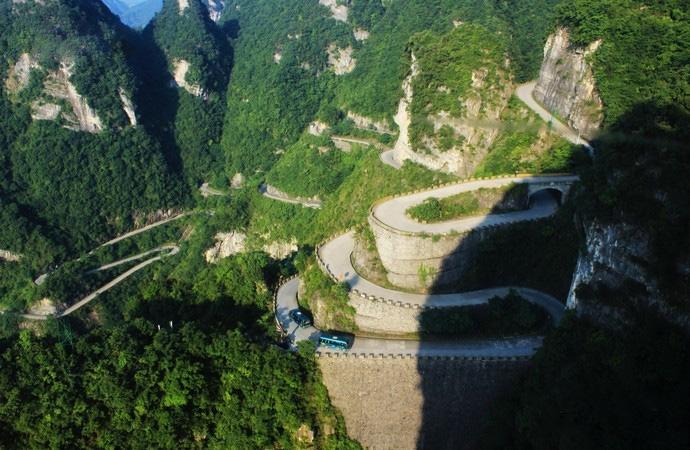 张家界天门山景区 天门山玻璃栈道 天门山在哪 张家界天门山景区 天门山玻璃栈道 天门山在哪