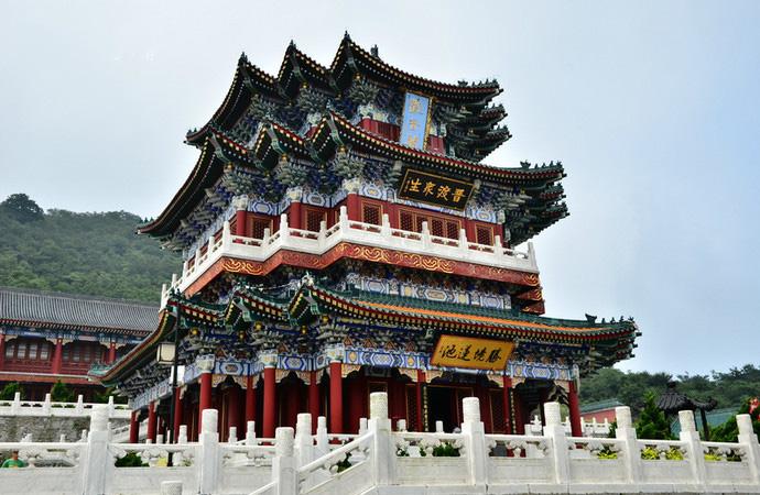 张家界天门山景区 天门山玻璃栈道 天门山在哪 张家界天门山景区 天门山玻璃栈道 天门山在哪