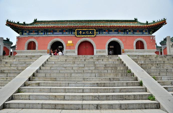 张家界天门山景区 天门山玻璃栈道 天门山在哪 张家界天门山景区 天门山玻璃栈道 天门山在哪