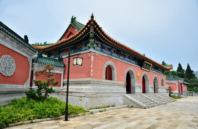 张家界天门山景区 天门山玻璃栈道 天门山在哪 张家界天门山景区 天门山玻璃栈道 天门山在哪