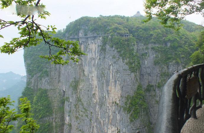 张家界天门山景区 天门山玻璃栈道 天门山在哪 张家界天门山景区 天门山玻璃栈道 天门山在哪