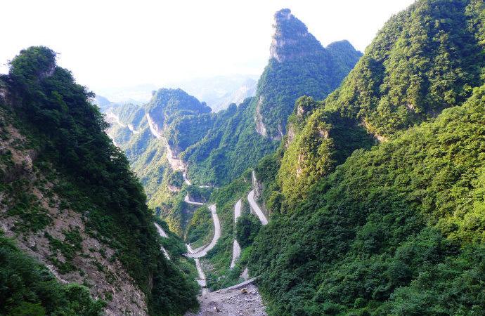 张家界天门山景区 天门山玻璃栈道 天门山在哪 张家界天门山景区 天门山玻璃栈道 天门山在哪