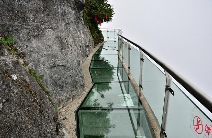 张家界天门山景区 天门山玻璃栈道 天门山在哪 张家界天门山景区 天门山玻璃栈道 天门山在哪